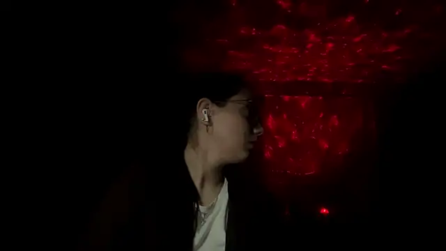 AdelleBaggenstoss online show from 30, 4, 2026