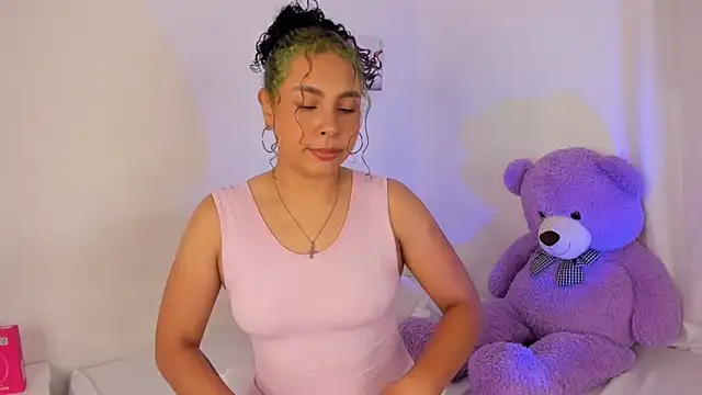 Snapshot of Violetta_cam_ chatting on 9, 5, 2026 Violetta cam online show from 9, 5, 2026
