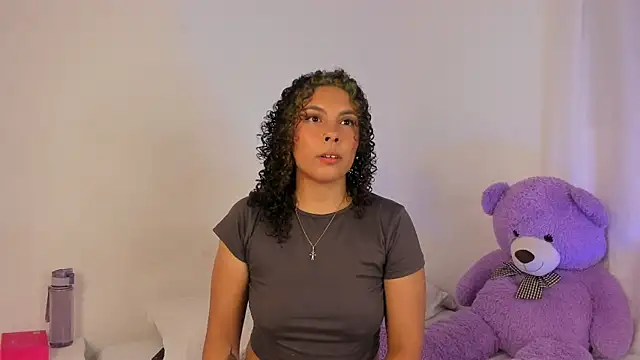 Snapshot of Violetta_cam_ chatting on 14, 5, 2026 Violetta cam online show from 14, 5, 2026