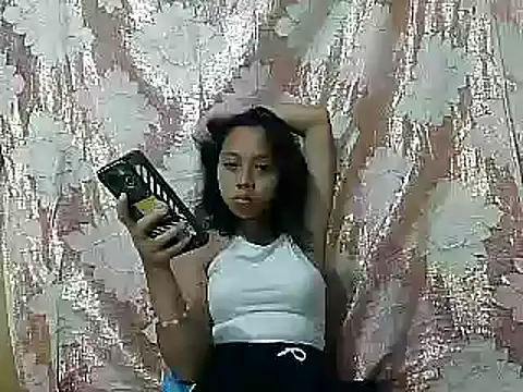 Snapshot of Yours_AsianPinayGirl18 chatting on 2, 5, 2026 Yours AsianPinayGirl18 online show from 2, 5, 2026