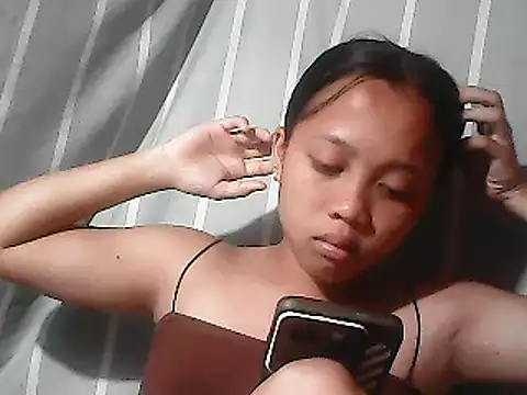Snapshot of Yours_AsianPinayGirl18 chatting on 8, 6, 2026 Yours AsianPinayGirl18 online show from 8, 6, 2026