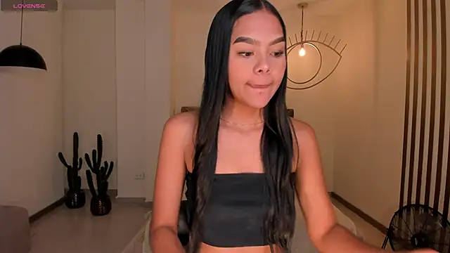 Snapshot of SaphiraJames chatting on 2, 7, 2026 SaphiraJames online show from 2, 7, 2026