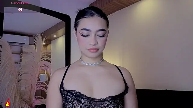 Snapshot of Chloe_monroee chatting on 1, 7, 2026 Chloe monroee online show from 1, 7, 2026