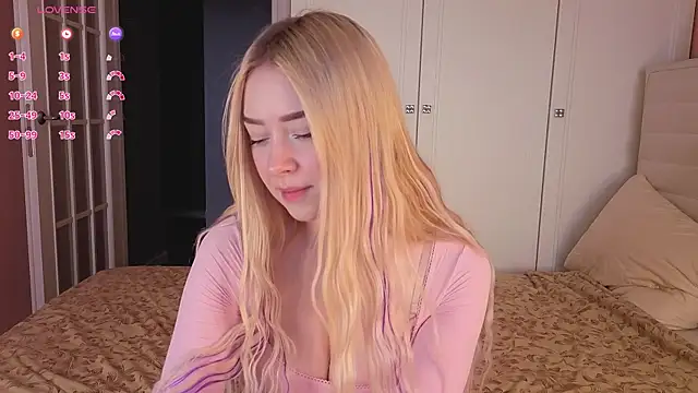 Snapshot of Chanelbayerr chatting on 4, 8, 2026 Chanelbayerr online show from 4, 8, 2026