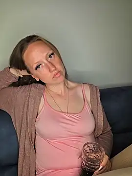 Snapshot of SweetGermanAlina chatting on 10, 6, 2026 SweetGermanAlina online show from 10, 6, 2026