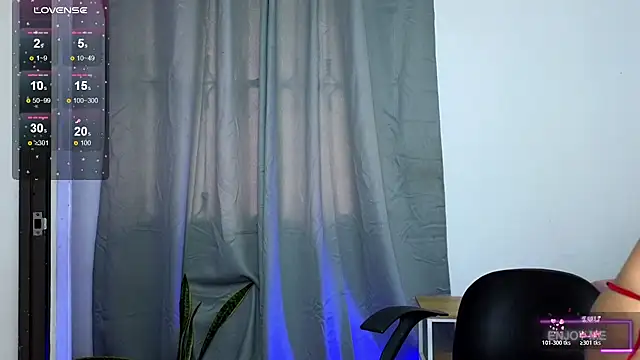 Snapshot of megangil_ chatting on 30, 5, 2026 megangil online show from 30, 5, 2026