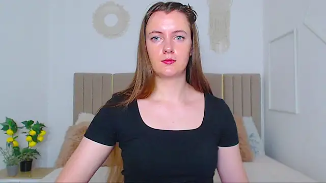 Snapshot of Cutie_blushh chatting on 19, 6, 2026 Cutie blushh online show from 19, 6, 2026