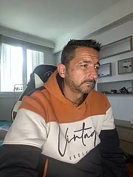 Snapshot of daddy3945 chatting on 11, 5, 2026 daddy3945 online show from 11, 5, 2026