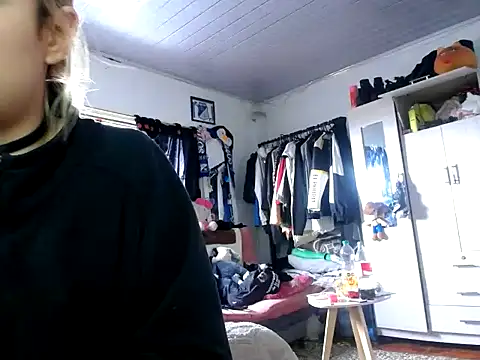 bunnyfoxxd online show from 13, 6, 2026