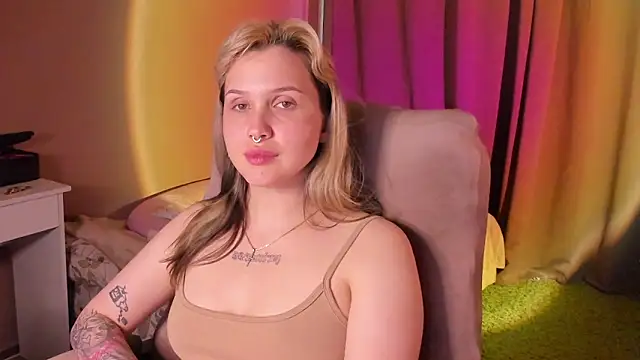 Snapshot of hellfirekiss chatting on 3, 6, 2026 hellfirekiss online show from 3, 6, 2026