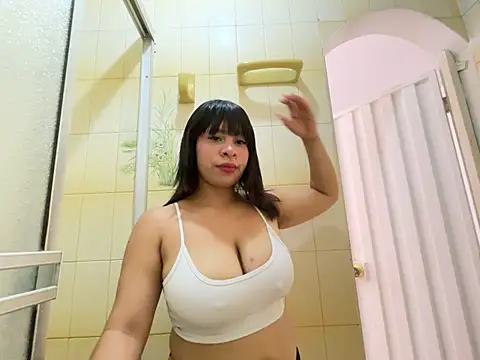 luna silk  online show from 18, 6, 2026