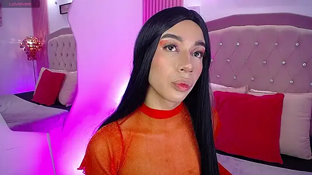 Snapshot of Khloe_Dangel chatting on 6, 5, 2026 Khloe Dangel online show from 6, 5, 2026