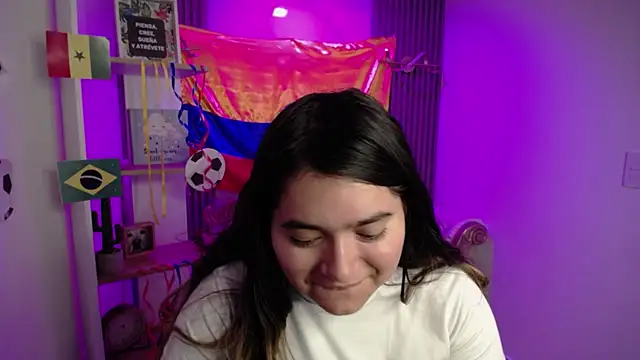 Snapshot of Laurha_ chatting on 15, 7, 2026 Laurha online show from 15, 7, 2026
