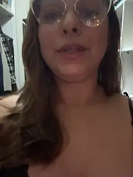 Snapshot of Mariiii_morena chatting on 19, 5, 2026 Mariiii morena online show from 19, 5, 2026