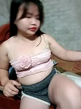 Snapshot of Lily_Henry chatting on 11, 5, 2026 Lily Henry online show from 11, 5, 2026