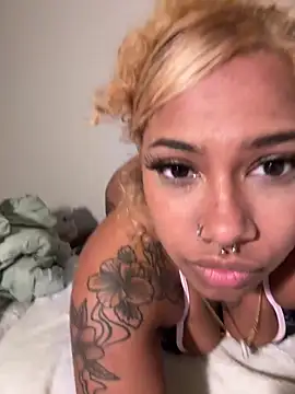 Snapshot of LoloBabe chatting on 1, 5, 2026 LoloBabe online show from 1, 5, 2026