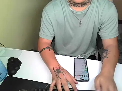 Snapshot of Ashtonfuckingboi chatting on 1, 6, 2026 Ashtonfuckingboi online show from 1, 6, 2026