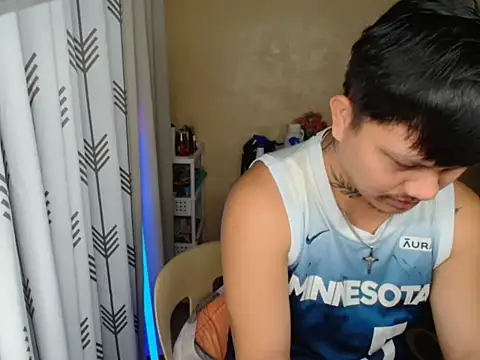 Snapshot of Ashtonfuckingboi chatting on 4, 7, 2026 Ashtonfuckingboi online show from 4, 7, 2026