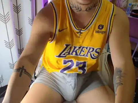 Snapshot of Ashtonfuckingboi chatting on 7, 7, 2026 Ashtonfuckingboi online show from 7, 7, 2026