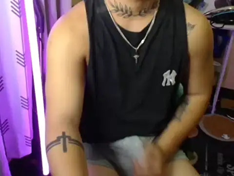 Snapshot of Ashtonfuckingboi chatting on 20, 7, 2026 Ashtonfuckingboi online show from 20, 7, 2026