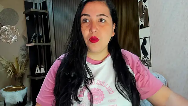 Snapshot of BBWLuxuryMuse chatting on 18, 5, 2026 BBWLuxuryMuse online show from 18, 5, 2026