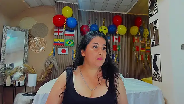 Snapshot of BBWLuxuryMuse chatting on 11, 6, 2026 BBWLuxuryMuse online show from 11, 6, 2026