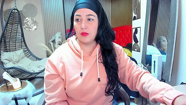Snapshot of BBWLuxuryMuse chatting on 25, 7, 2026 BBWLuxuryMuse online show from 25, 7, 2026