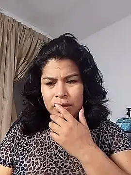 Aurorasaenz  online show from 30, 6, 2026