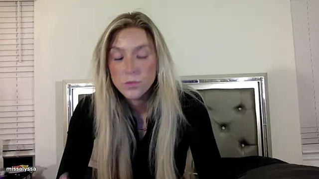 Snapshot of Misss_alyssaaa chatting on 10, 6, 2026 Misss alyssaaa online show from 10, 6, 2026