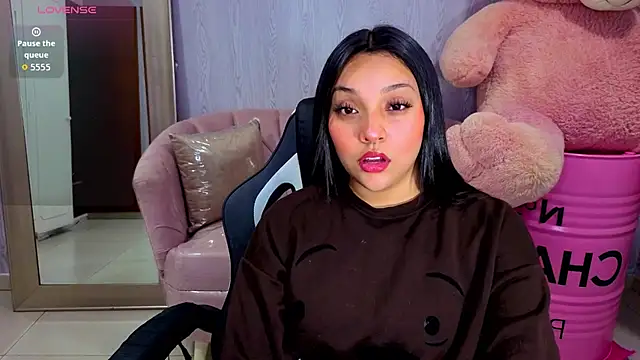 Snapshot of lia_harper_t chatting on 1, 7, 2026 lia harper t online show from 1, 7, 2026