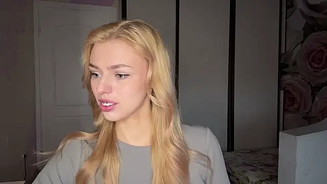 Snapshot of ScarlettRosy chatting on 13, 5, 2026 ScarlettRosy online show from 13, 5, 2026