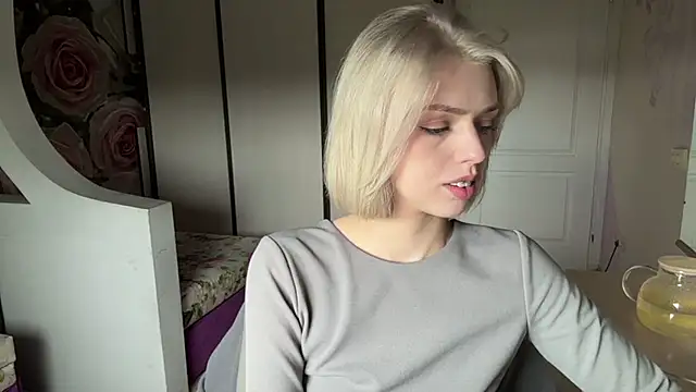 Snapshot of ScarlettRosy chatting on 6, 6, 2026 ScarlettRosy online show from 6, 6, 2026