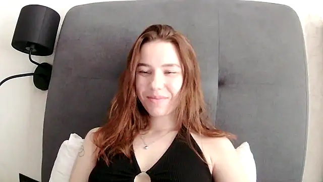 Snapshot of PollyStix chatting on 4, 5, 2026 PollyStix online show from 4, 5, 2026