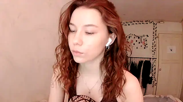 Snapshot of PollyStix chatting on 16, 5, 2026 PollyStix online show from 16, 5, 2026