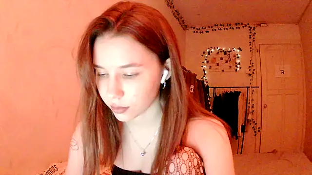 Snapshot of PollyStix chatting on 17, 5, 2026 PollyStix online show from 17, 5, 2026
