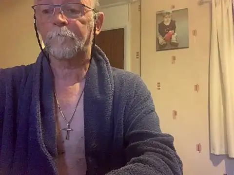 Snapshot of Moonraker64 chatting on 11, 6, 2026 Moonraker64 online show from 11, 6, 2026