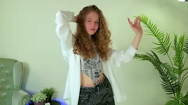 Snapshot of Mila_Stain chatting on 4, 5, 2026 Mila Stain online show from 4, 5, 2026