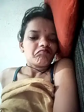 Snapshot of Student_garl_1 chatting on 15, 5, 2026 Student garl 1 online show from 15, 5, 2026