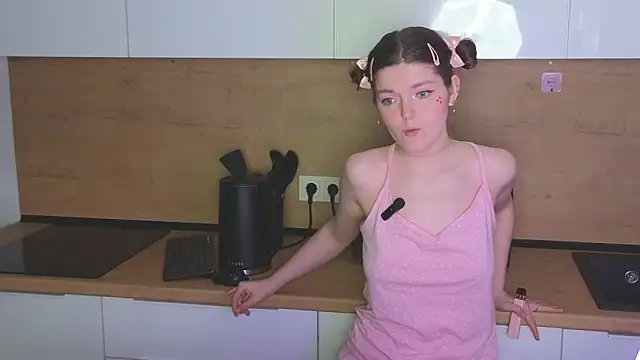 Snapshot of Annpopsy chatting on 2, 6, 2026 Annpopsy online show from 2, 6, 2026