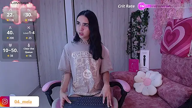 Snapshot of naomi_femme chatting on 19, 6, 2026 naomi femme online show from 19, 6, 2026