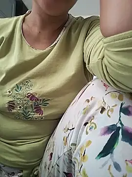 Snapshot of amira567 chatting on 6, 6, 2026 amira567 online show from 6, 6, 2026