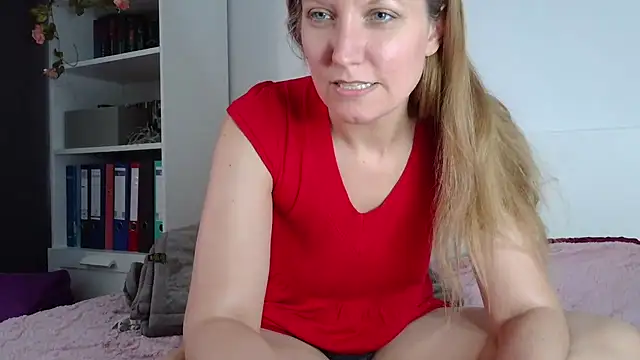 Snapshot of Candy_Cougar chatting on 2, 8, 2026 Candy Cougar online show from 2, 8, 2026