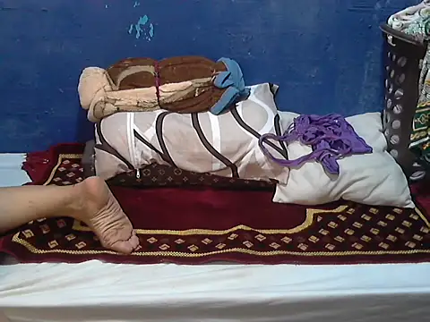 hotchilimom online show from 5, 10, 2025