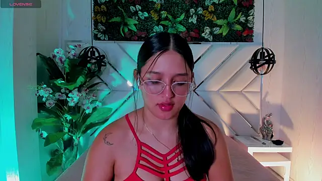 Snapshot of Janett_Moore chatting on 18, 6, 2026 Janett Moore online show from 18, 6, 2026