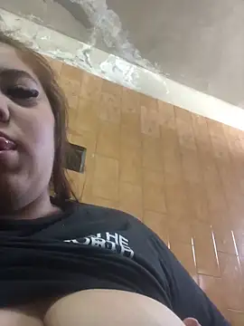 Snapshot of alexaparedes00 chatting on 24, 5, 2026 alexaparedes00 online show from 24, 5, 2026