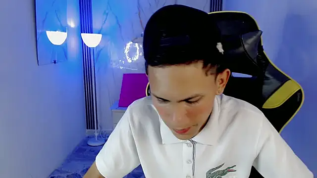 Snapshot of sombra_18 chatting on 3, 7, 2026 sombra 18 online show from 3, 7, 2026