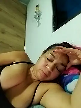 Snapshot of Tumilf chatting on 4, 6, 2026 Tumilf online show from 4, 6, 2026