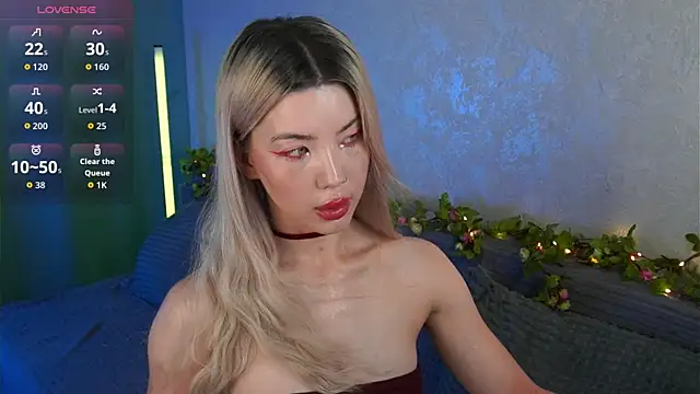 Snapshot of LindaThackerr chatting on 20, 6, 2026 LindaThackerr online show from 20, 6, 2026