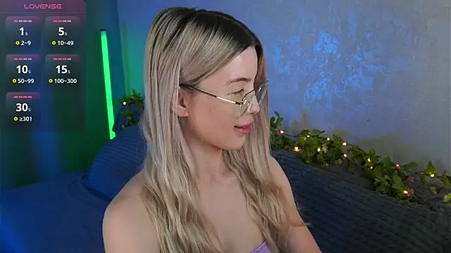 Snapshot of LindaThackerr chatting on 28, 6, 2026 LindaThackerr online show from 28, 6, 2026