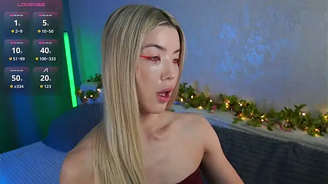 Snapshot of LindaThackerr chatting on 9, 7, 2026 LindaThackerr online show from 9, 7, 2026